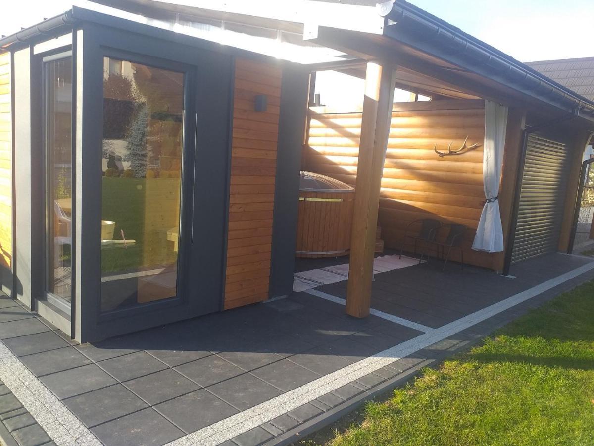 Bialy Jelen Z Basenem I Jacuzzi Bed & Breakfast Ostrowsko Exterior photo