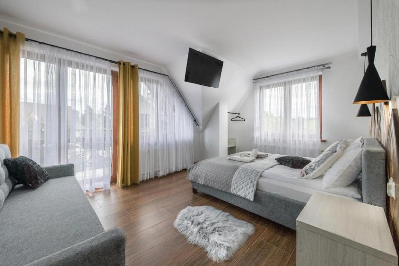 Bialy Jelen Z Basenem I Jacuzzi Bed & Breakfast Ostrowsko Exterior photo